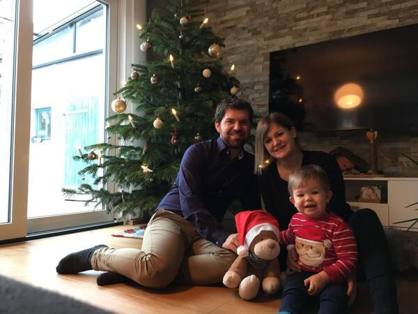 Familie an Weihnachten